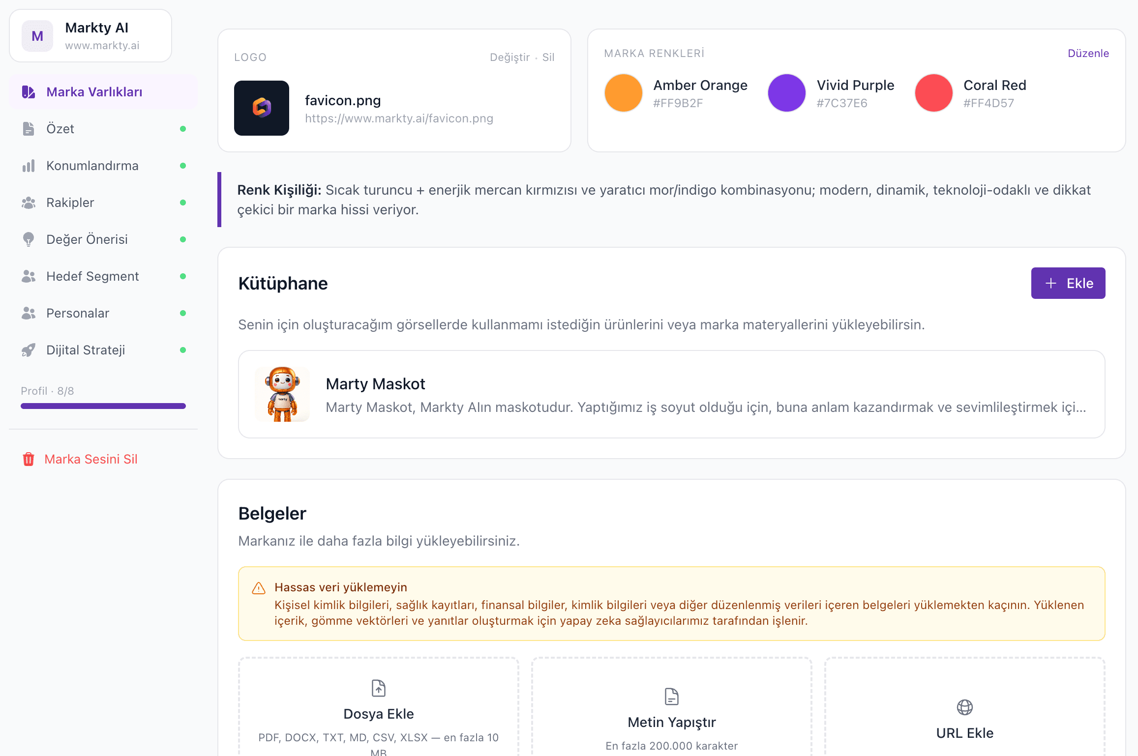 Web sitenden ve yüklediğin belgelerden markanı analiz ederek logon, marka materyallerin ve markanın tonunu analiz ederek öğrenir.